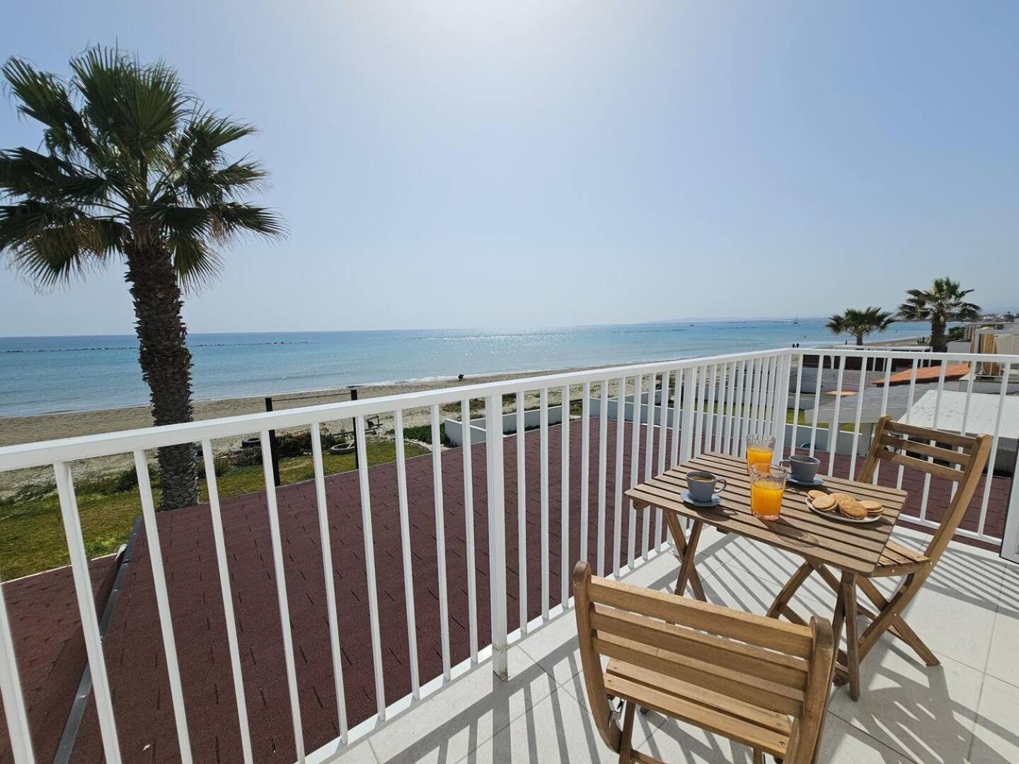 Ammos Beachfront Villa Paradise Lárnaca Exterior foto